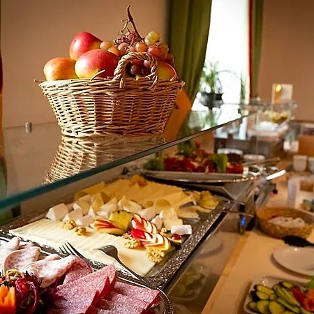 Stift Hotel 3*